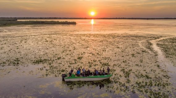 Barcă în Delta Dunării