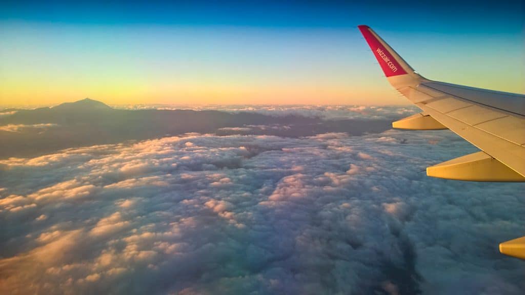 Insula Tenerife și vulcanul Teide văzute din avion